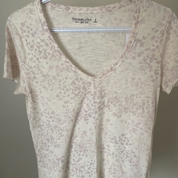 NEW leopard tee from Abercrombie - Picture 1 of 2